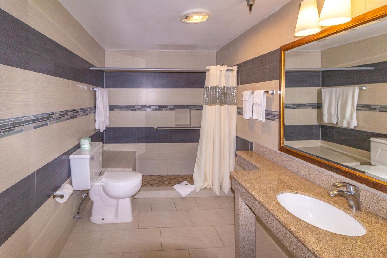 Hotel Pacific,